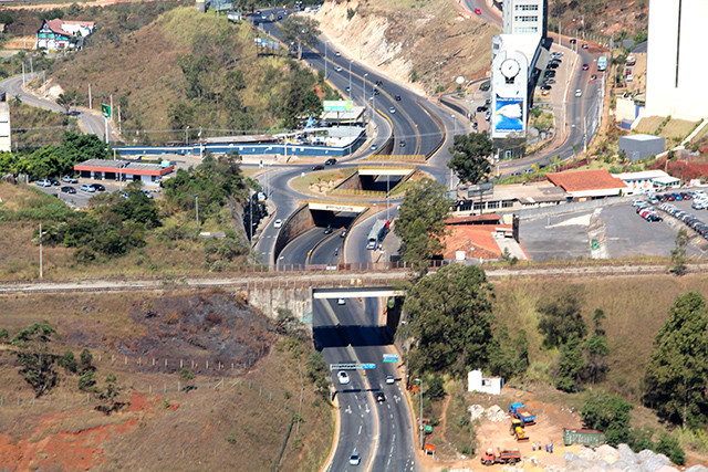 Obras que vão acabar com o congestionamento iniciaram-se este mês
