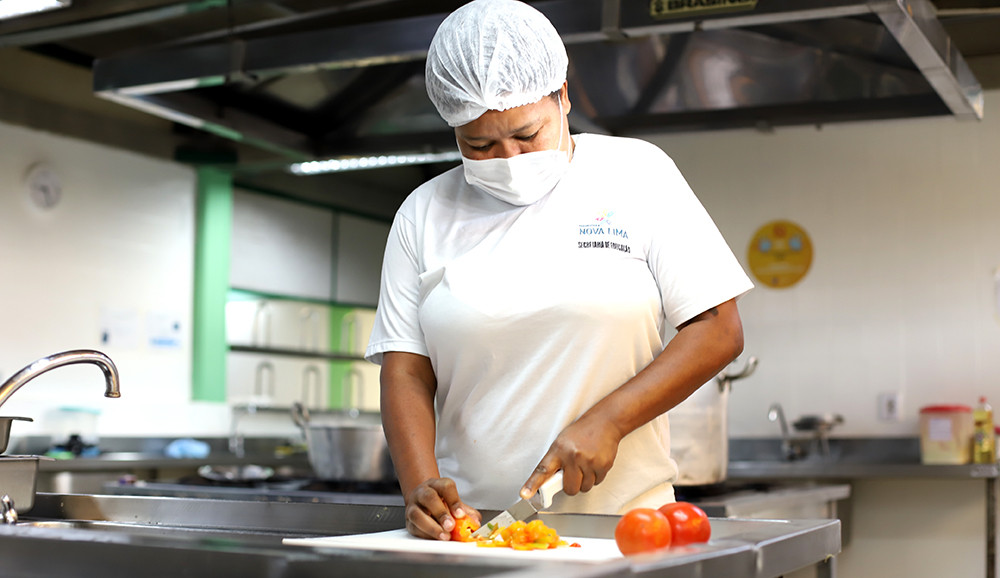O cardápio é elaborado pela equipe de nutricionistas da Secretaria de Educação; confira