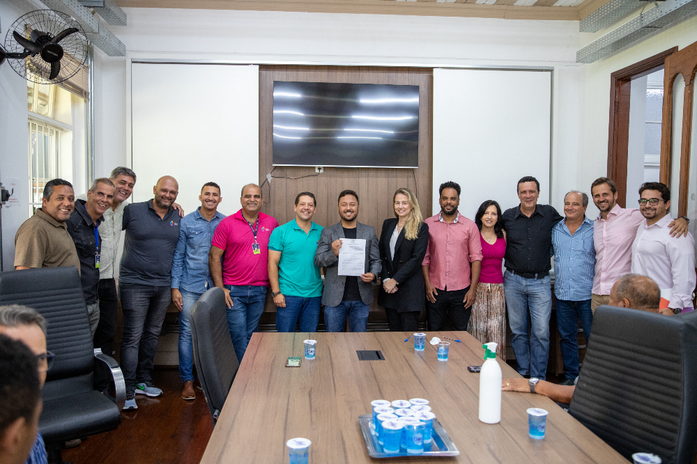 Encontro reuniu autoridades locais e representantes das empresas de telefonia