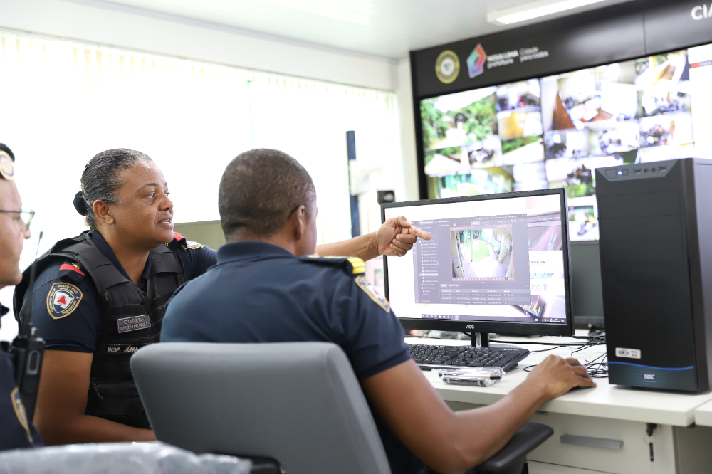 Sala de monitoramento funcionará 24 horas, e é a central de onde serão acessadas as imagens de 410 câmeras