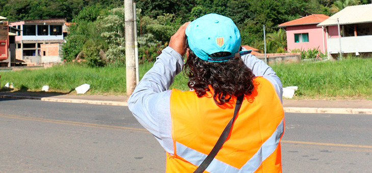 Funcionários da empresa prestadora do serviço estiveram no bairro Honório Bicalho para as primeiras ações