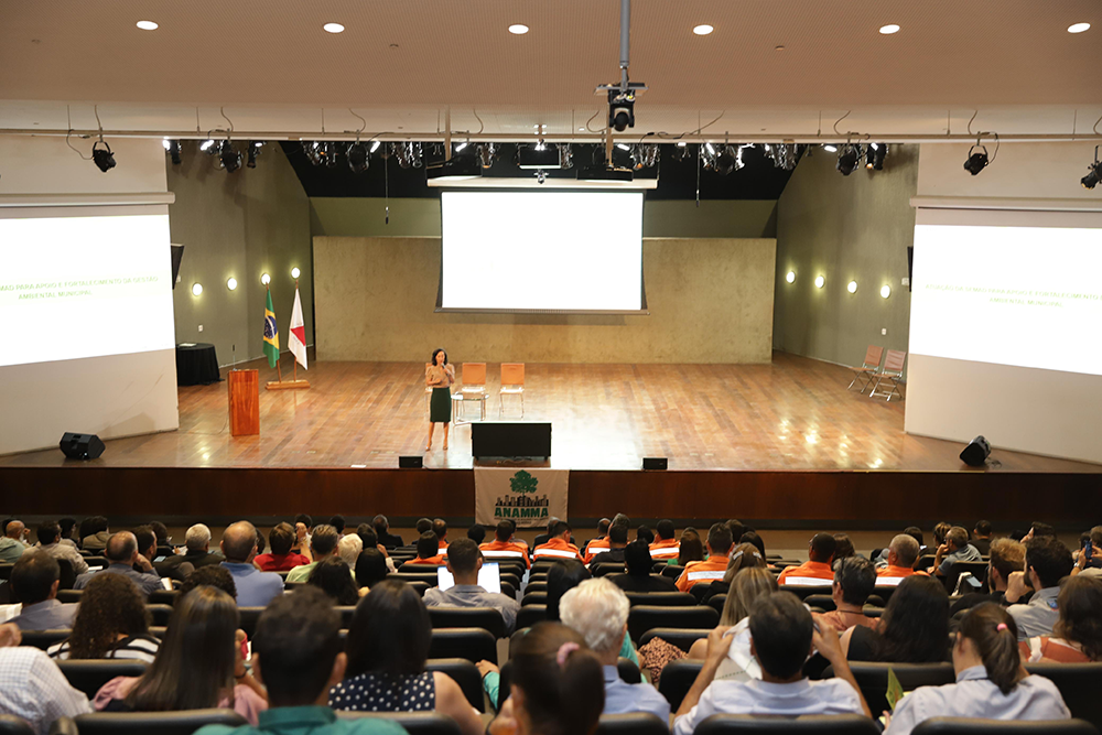Evento reuniu prefeitos, gestores ambientais, parlamentares, autoridades e sociedade civil