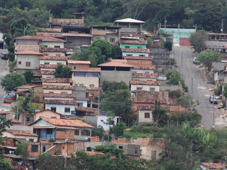 Mais de 70 famílias da comunidade passaram a contar com as escrituras das suas residências